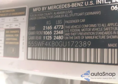 2016 Mercedes-Benz C 300 4Matic z USA, uszkodzony, nr VIN 55SWF4KB0GU172389